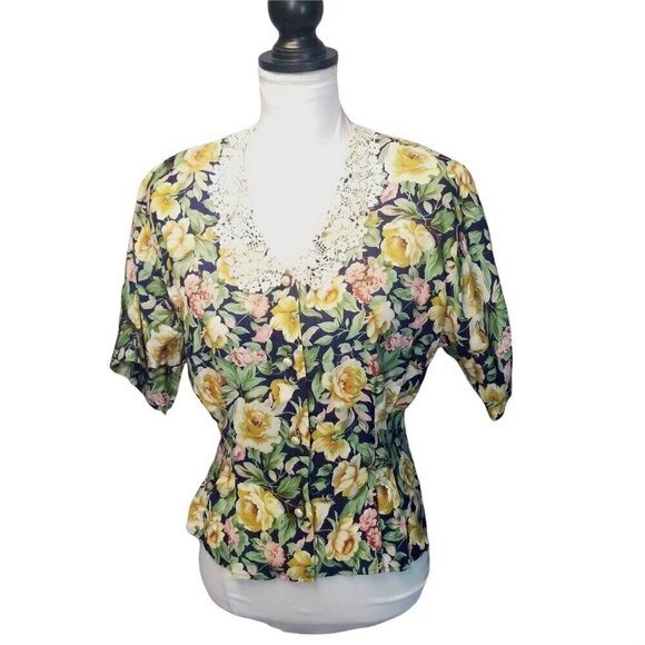 Vintage Tops - Vtg 80s Sara Michelle floral lace collar pearl button cottagecore blouse